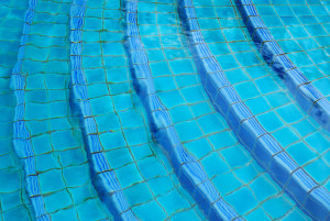 zwembaden tegels opstapje